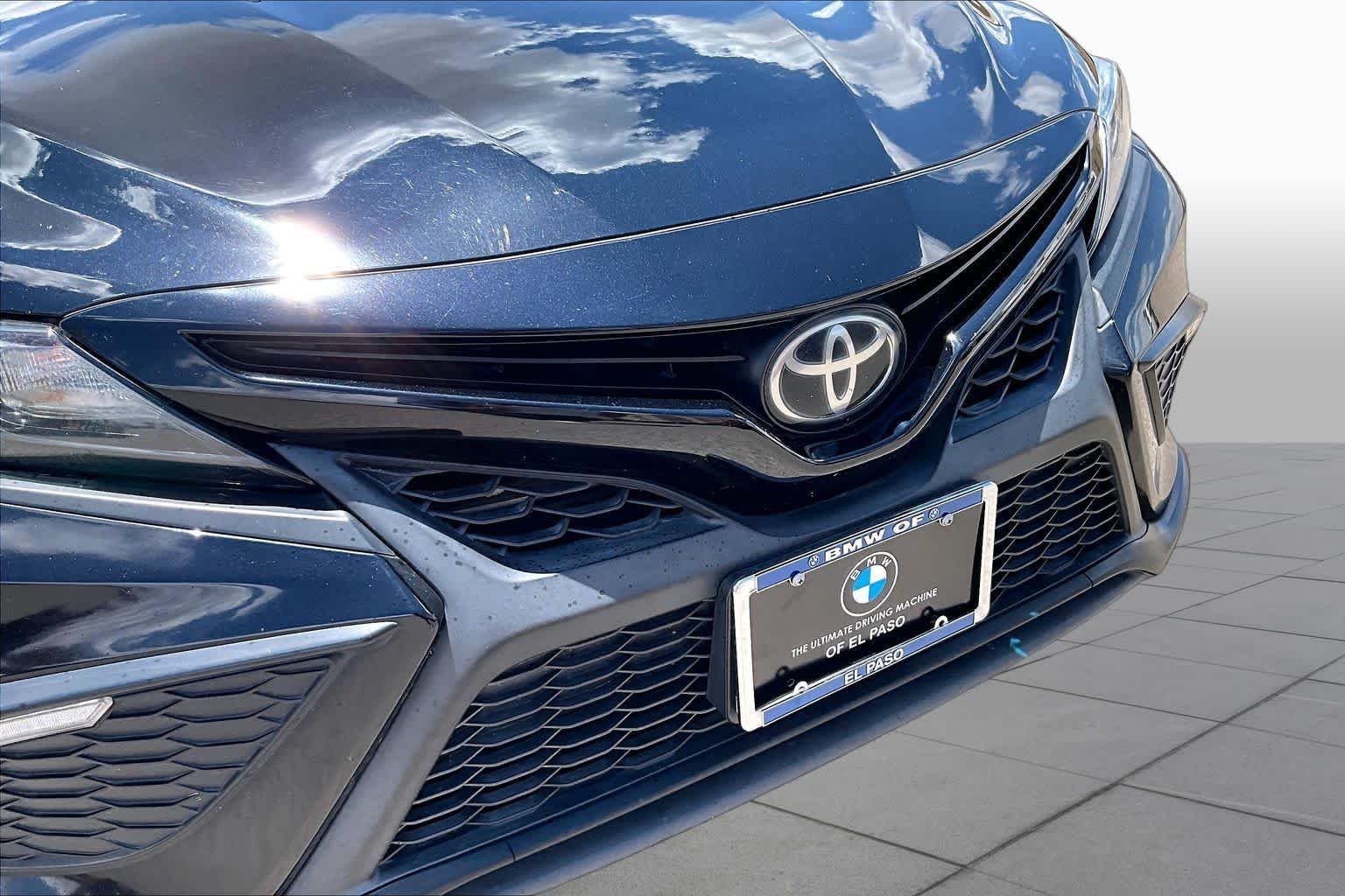 Used 2022 Midnight Black Metallic Toyota SE image 28