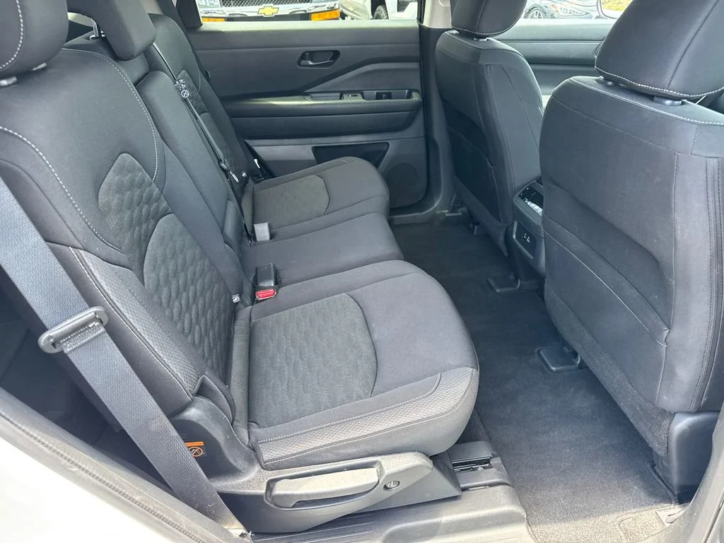 Used 2024 White Nissan SV image 17