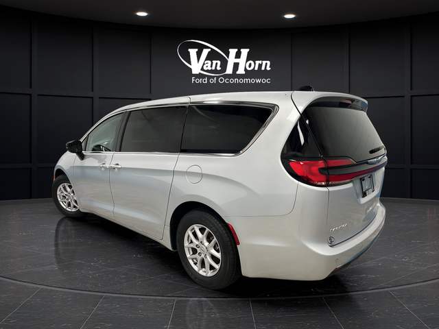 Used 2024 Silver Mist Clearcoat Chrysler Touring L image 5