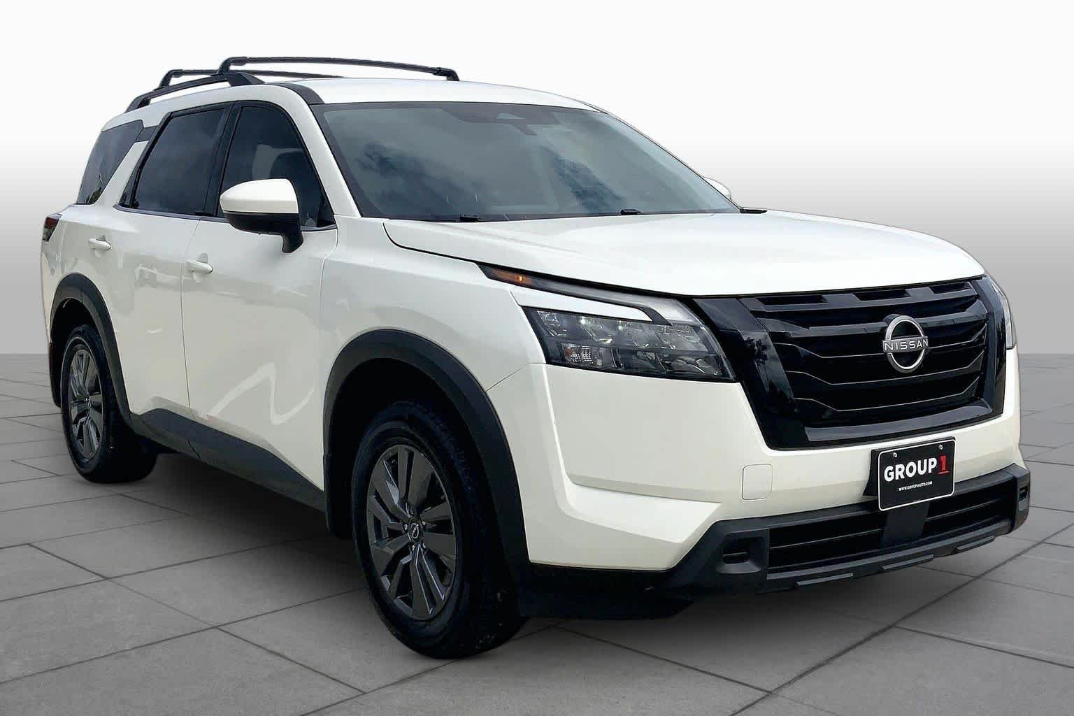 Used 2024 Pearl White Tricoat Nissan SV image 3