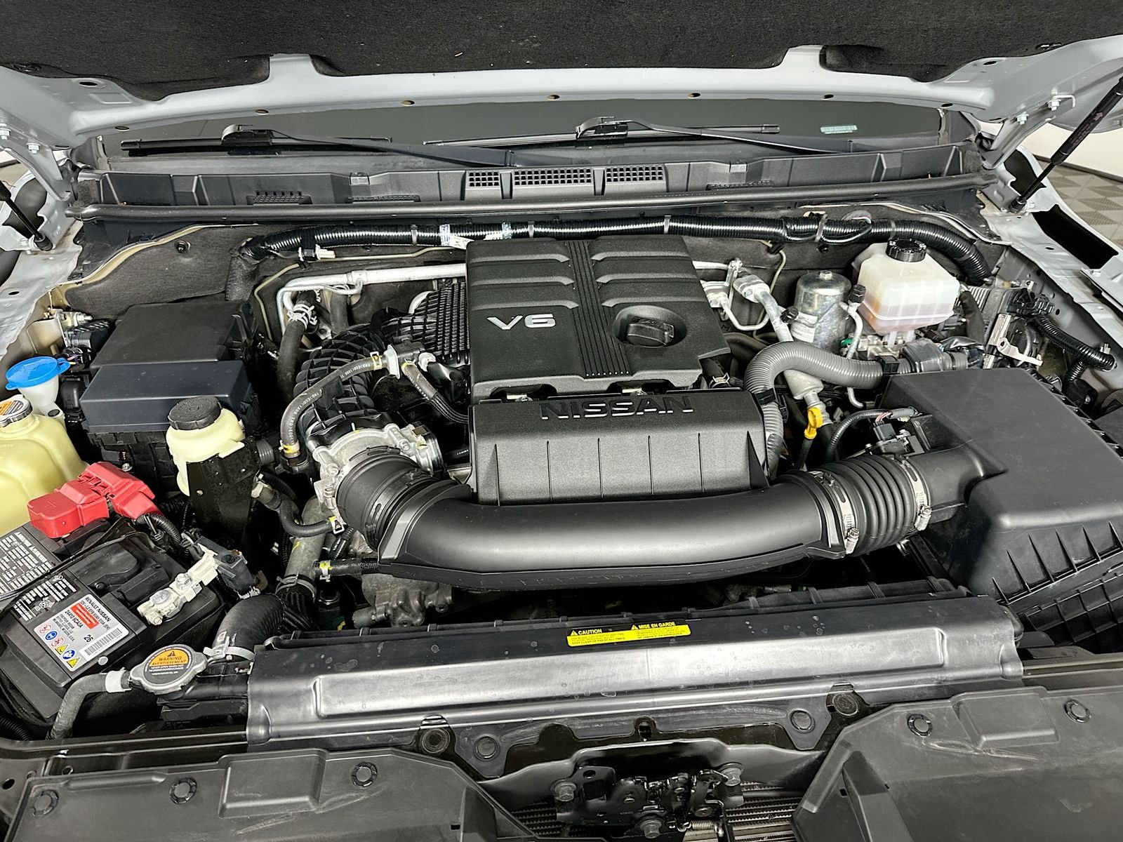 Used 2022 Boulder Gray Pearl Nissan PRO-4X image 28