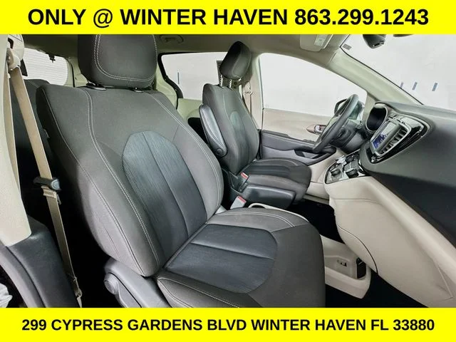 Used 2024 Black Chrysler LX image 29