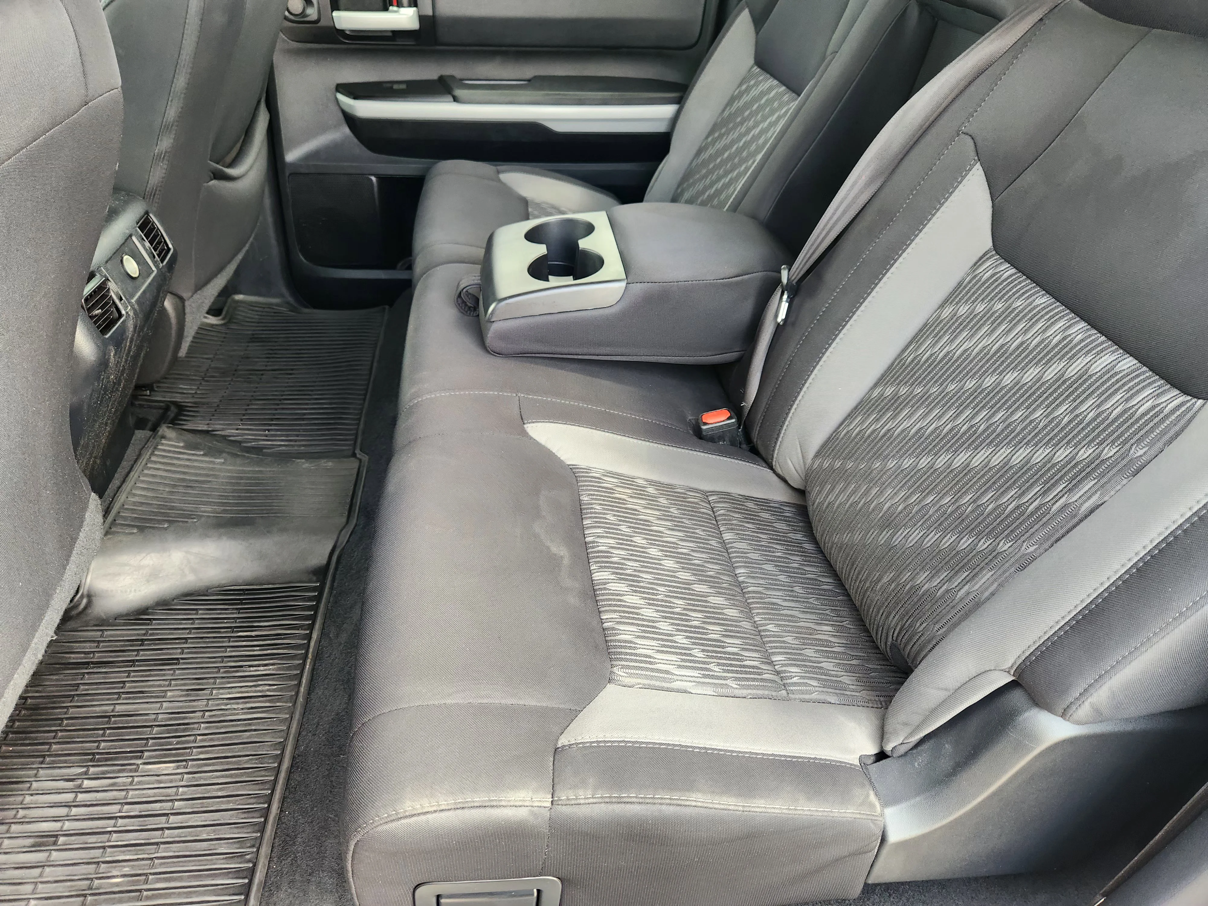 Used 2019  Toyota SR5 image 30