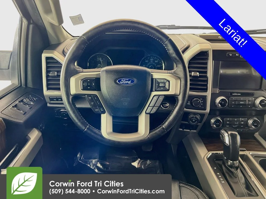 Used 2019 White Ford Lariat image 25