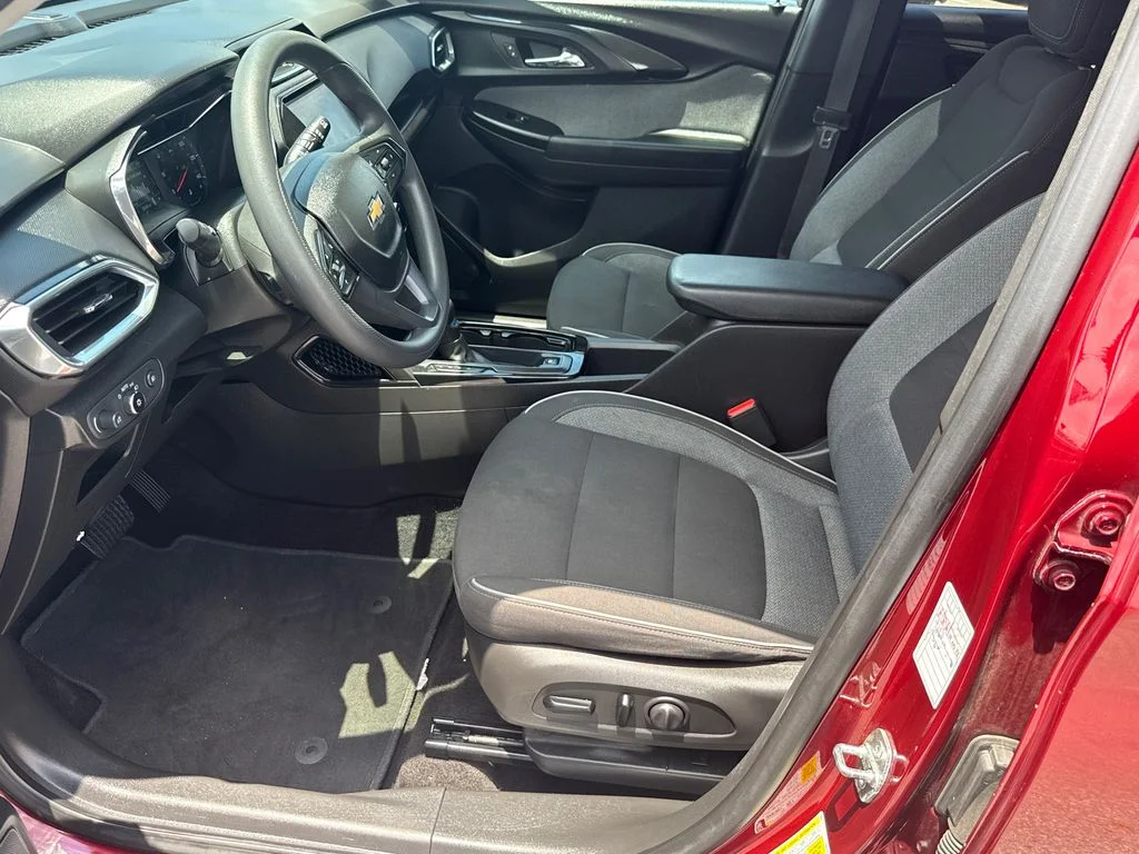 Used 2023 Red Chevrolet LT image 9