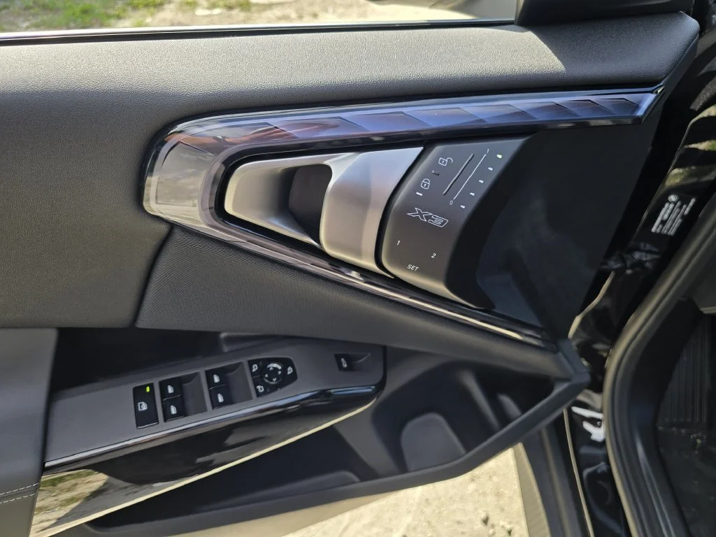 New 2026 Black Sapphire Metallic BMW 30 xDrive image 18