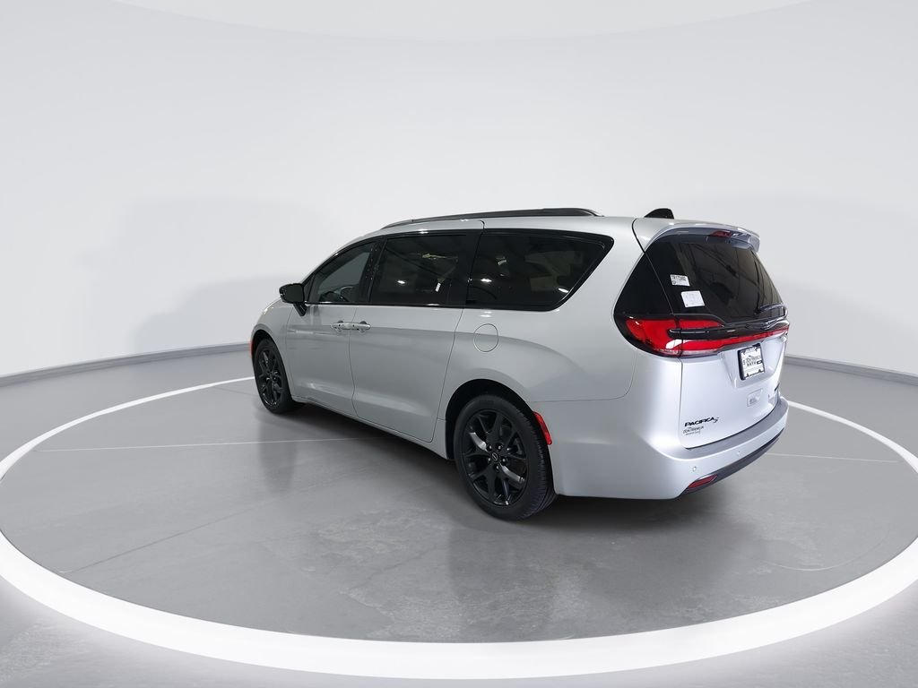 2026 Chrysler Pacifica Limited - Photo 6