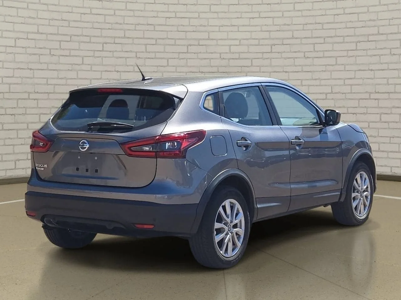 Used 2021 Gun Metallic Nissan S image 4