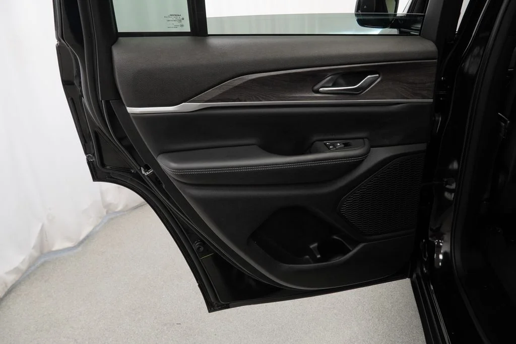 Used 2024 Black Jeep Limited image 36