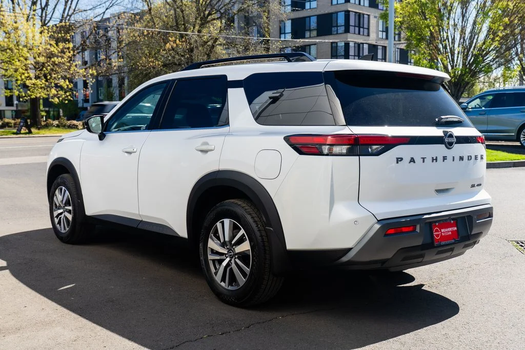 New 2026 Everest White Pearl TriCoat Nissan SL image 4