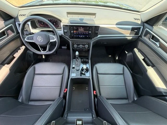 Used 2023  Volkswagen 3.6L V6 SE w/Technology image 18
