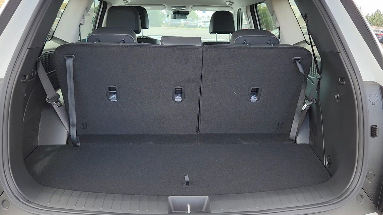 New 2027 Creamy White Pearl Hyundai SEL AWD image 19