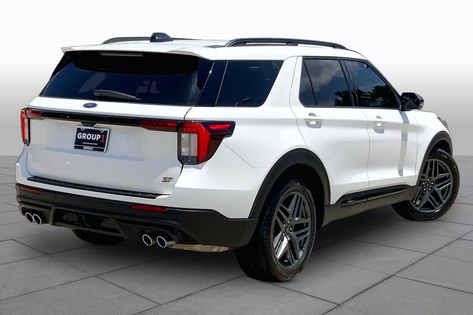 Used 2025 Star White Metallic Tri-Coat Ford ST image 11