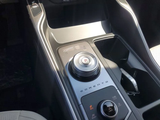 2025 Kia Sorento EX Hybrid - Photo 19