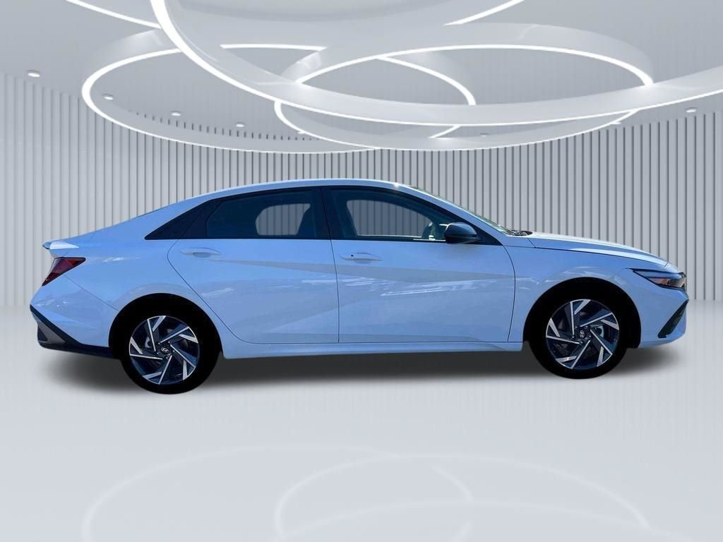 New 2025 White Hyundai SEL Sport image 28