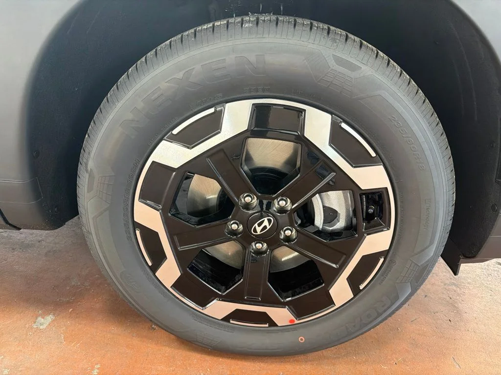 New 2027 Hampton Gray Hyundai SEL image 11