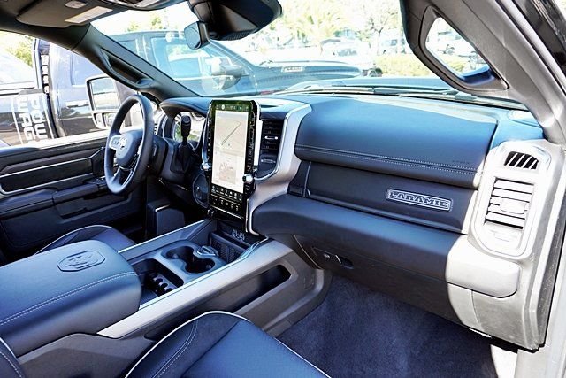 New 2026 Diamond Black Crystal Pearl-Coat Exterior Paint RAM Laramie image 15