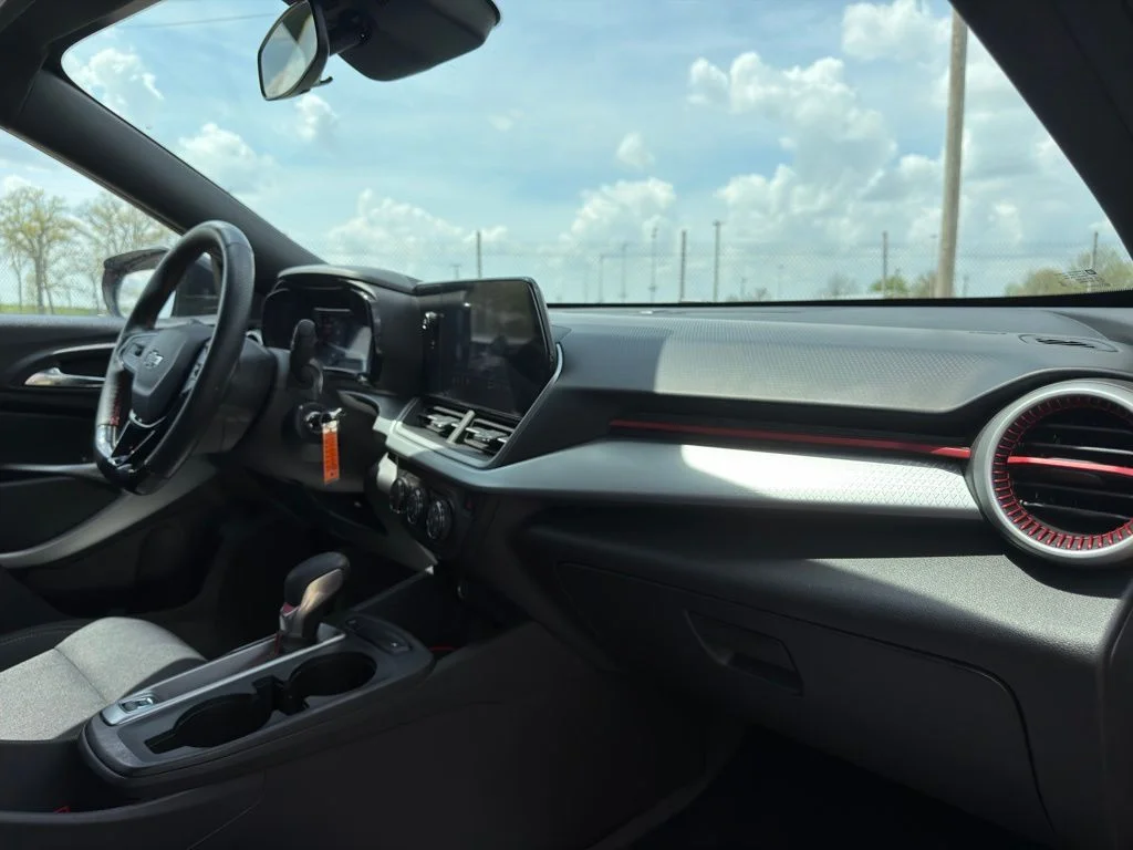 Used 2024 Red Chevrolet 1RS image 26