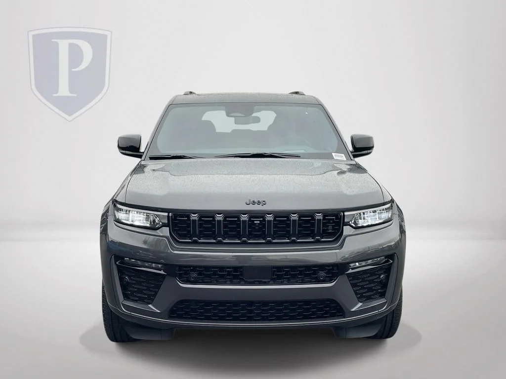 New 2026 Baltic Gray Metallic Clear-Coat Exterior Paint Jeep Limited Reserve image 3
