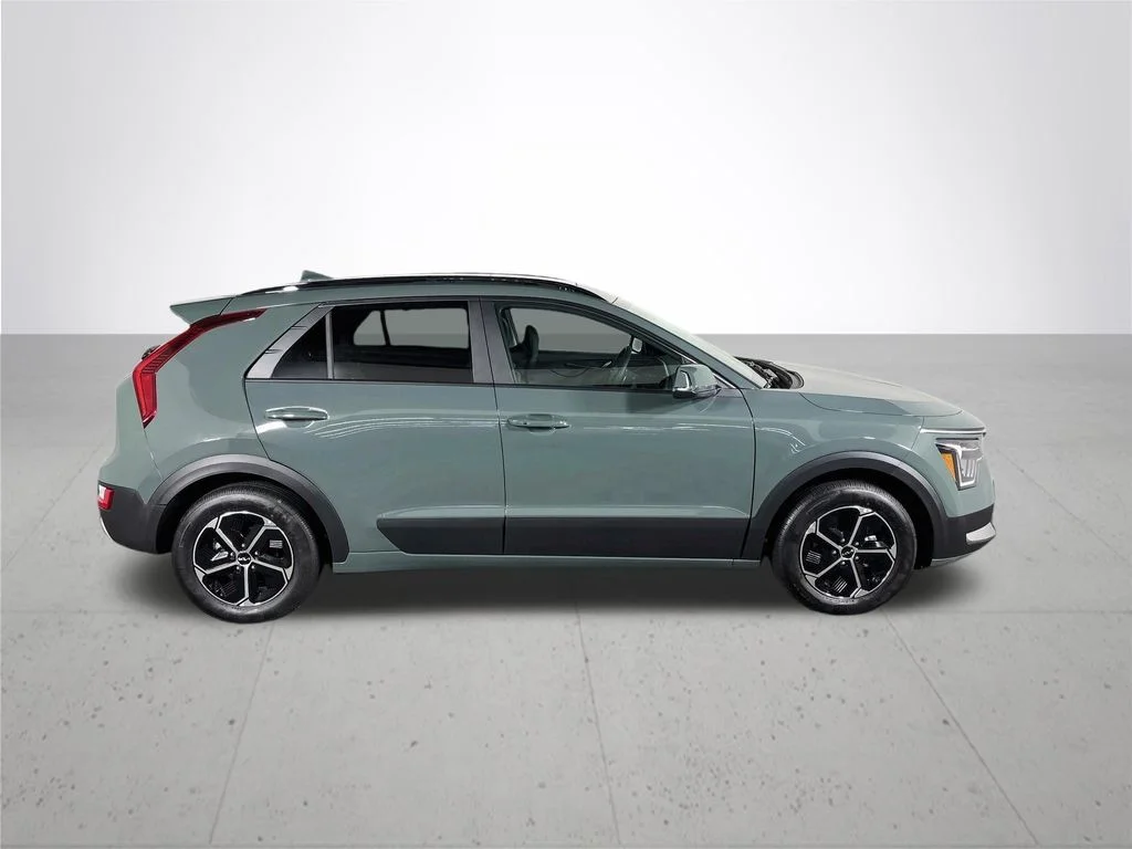 New 2026 Cityscape Green Kia EX image 5