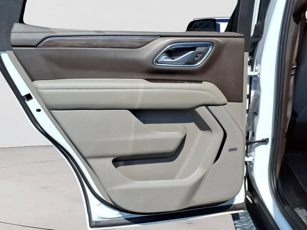 Used 2022 SUMMIT WHITE Chevrolet Z71 image 26