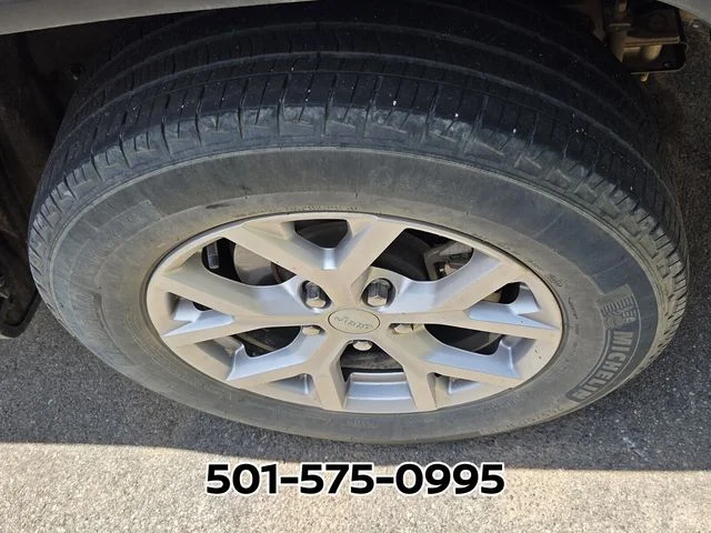 Used 2022 White Jeep Limited image 7