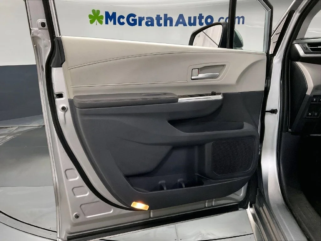 Used 2021 Silver Toyota XLE image 27