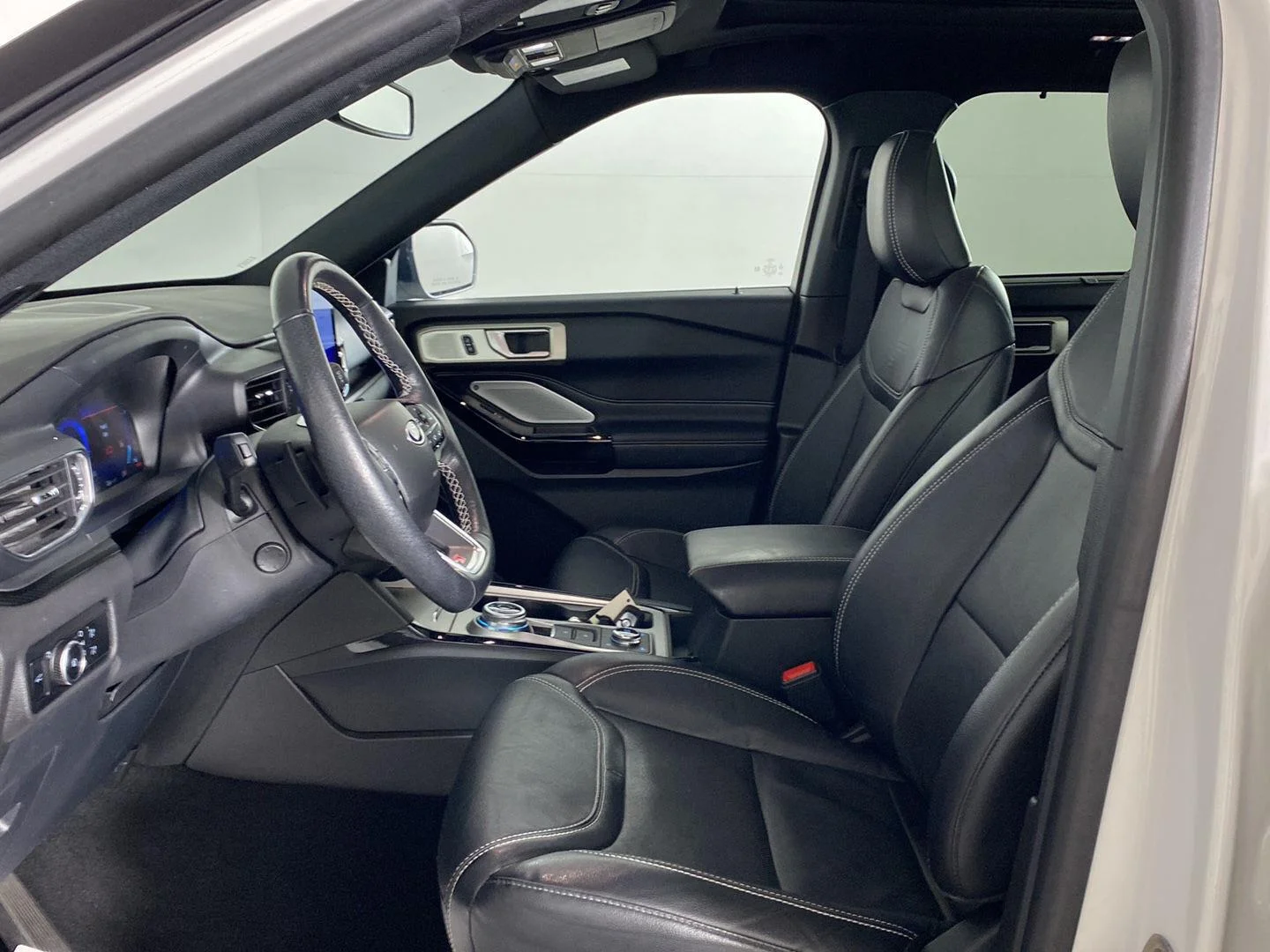 Used 2023 Star White Metallic Tri-Coat Ford ST image 23