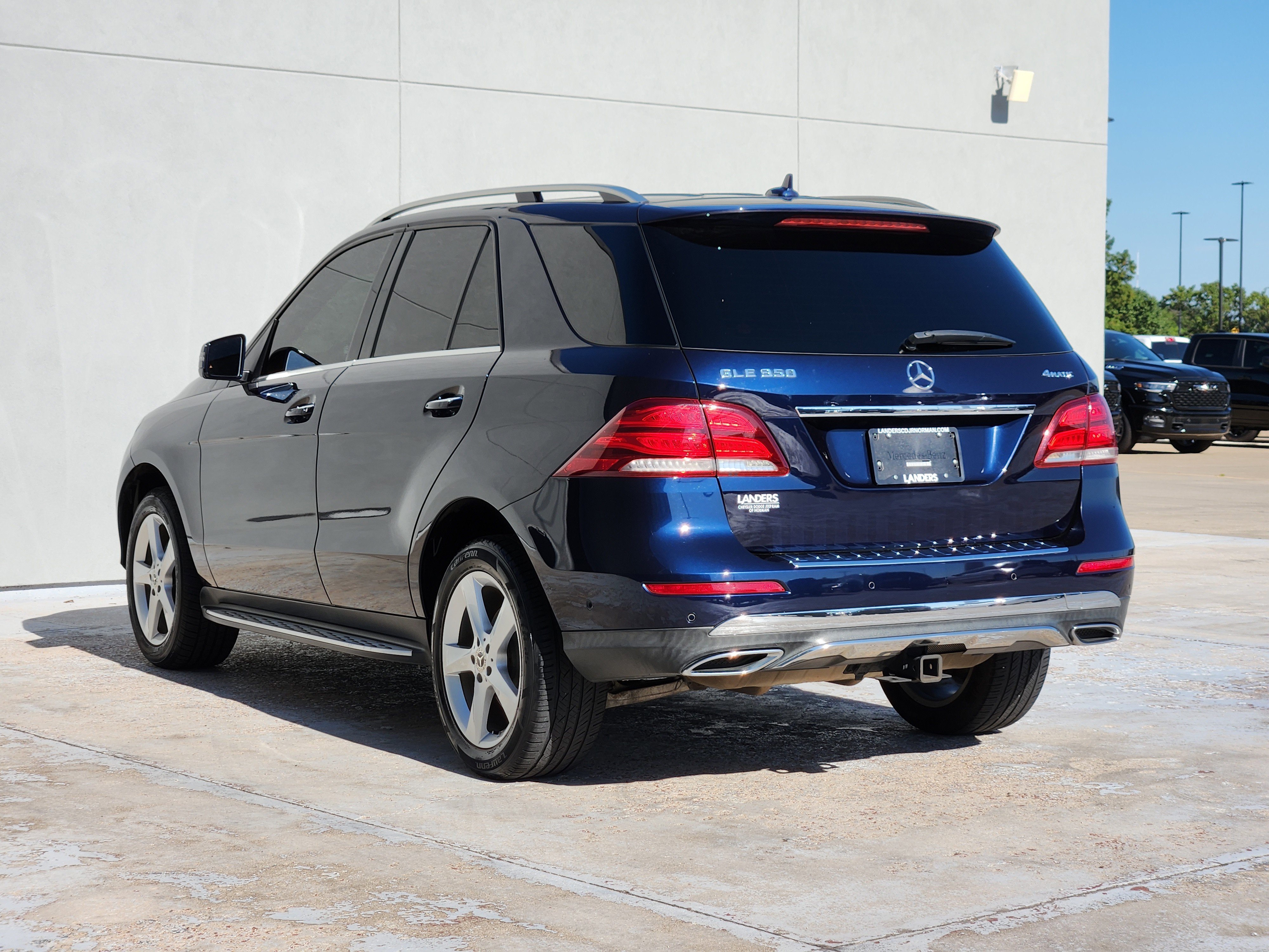 Used 2017 Lunar Blue Metallic Mercedes-Benz GLE 350 image 5