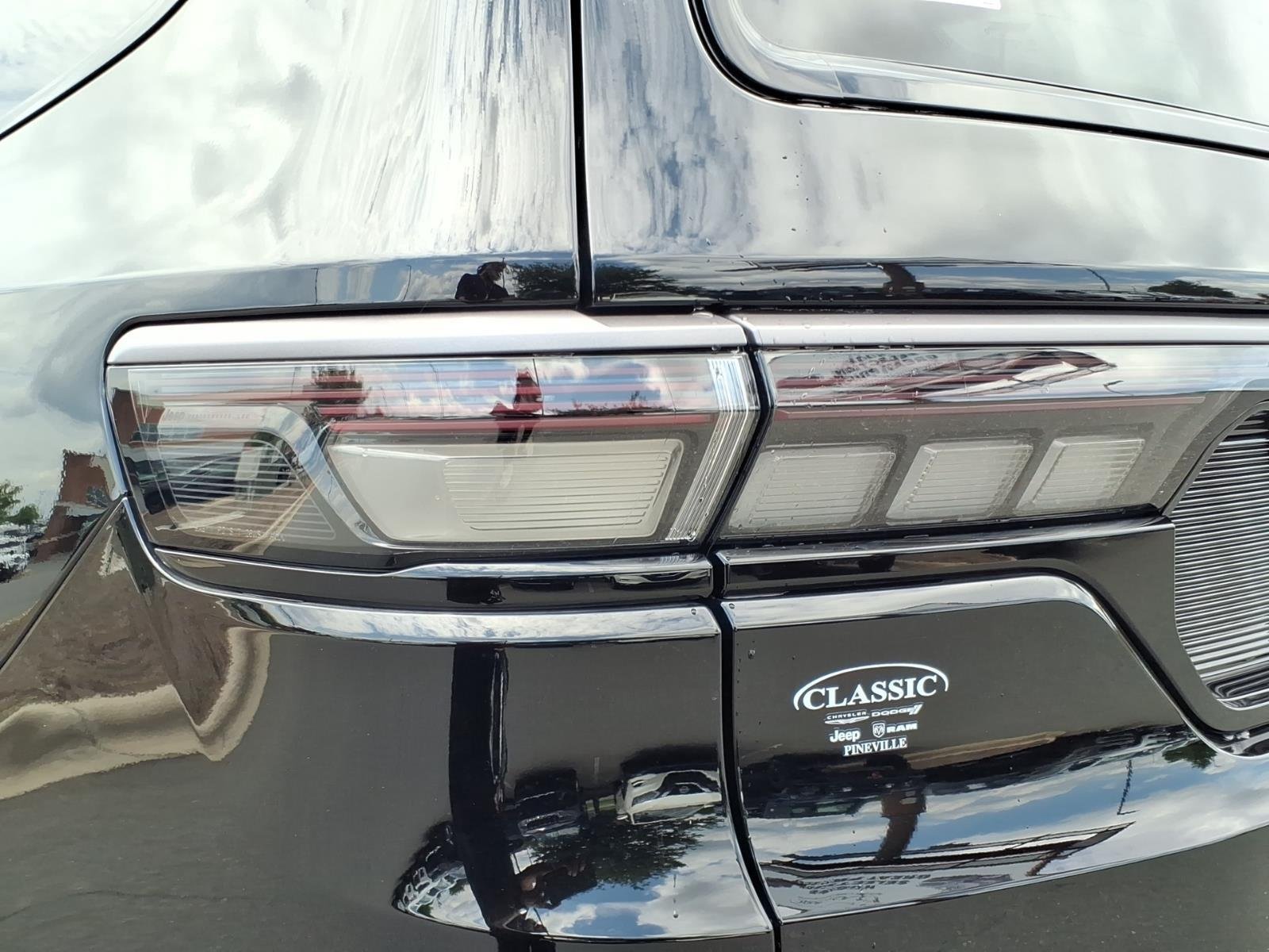 New 2026 High Gloss Black Exterior Paint Jeep Summit Obsidian image 20