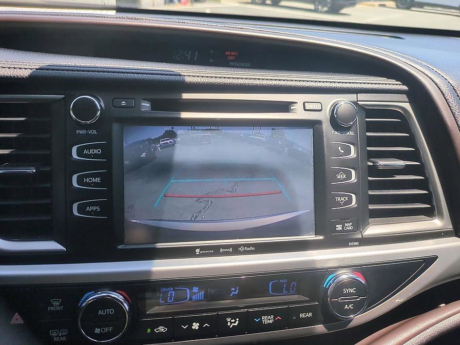 Used 2019 Celestial Silver Metallic Toyota XLE image 21