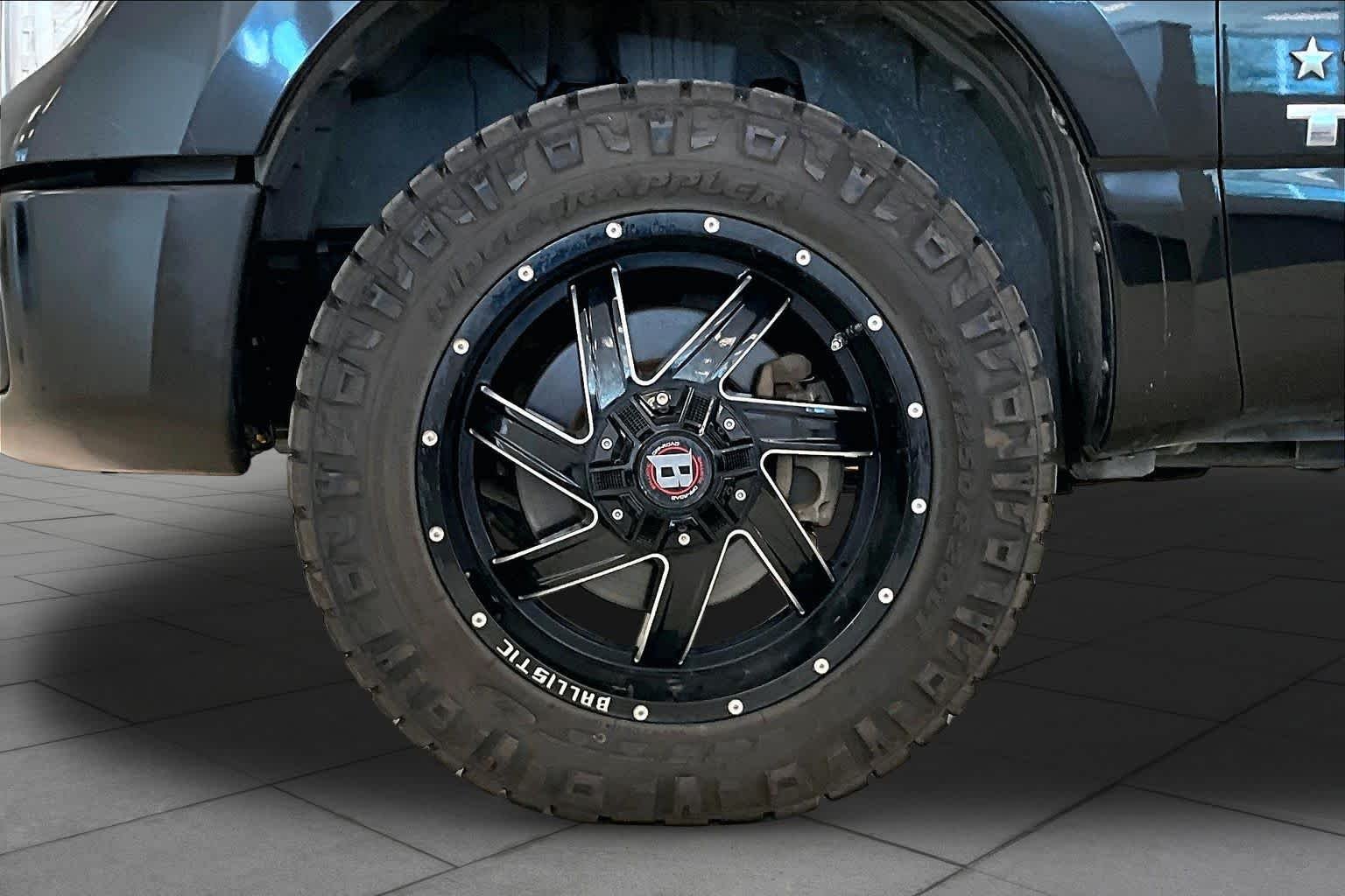 Used 2019 Magnetic Black Metallic Nissan SV image 10