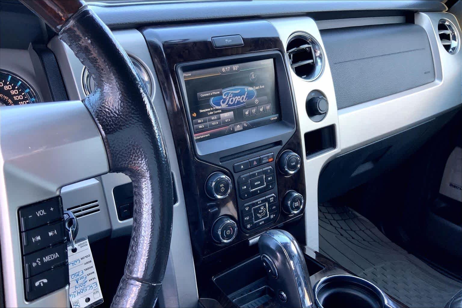 Used 2014 White Platinum Metallic Tri-Coat Ford Platinum image 7