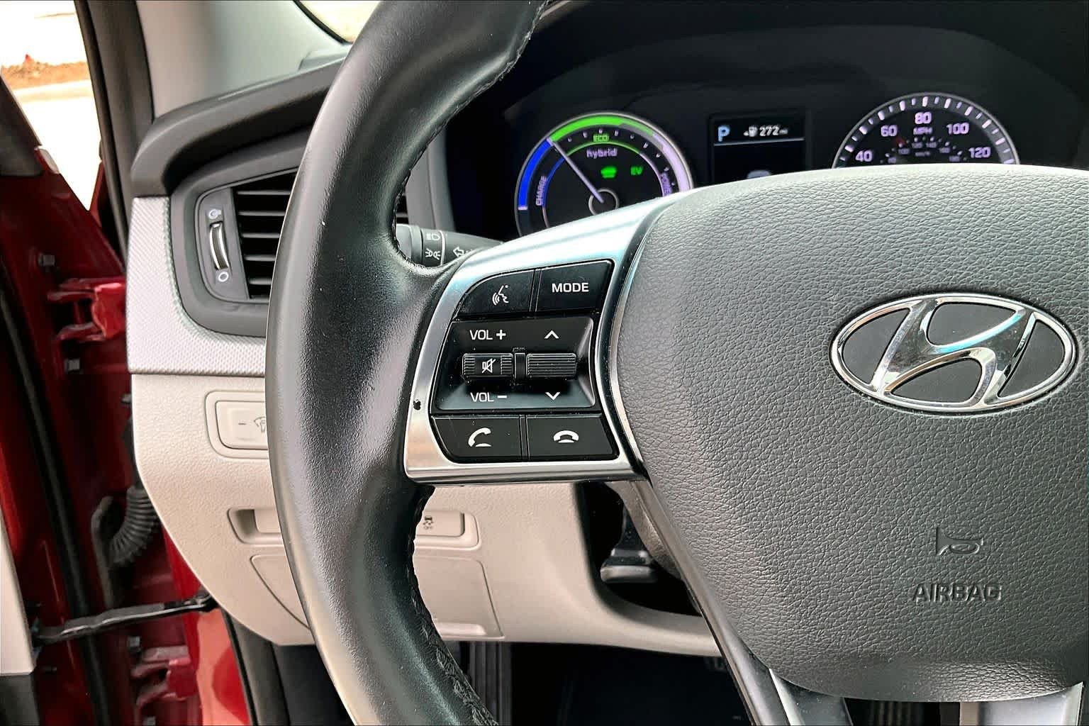 Used 2018 Cosmopolitan Red Hyundai SE image 22