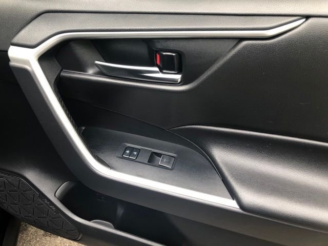 Used 2022 Blue Toyota XLE Premium image 16