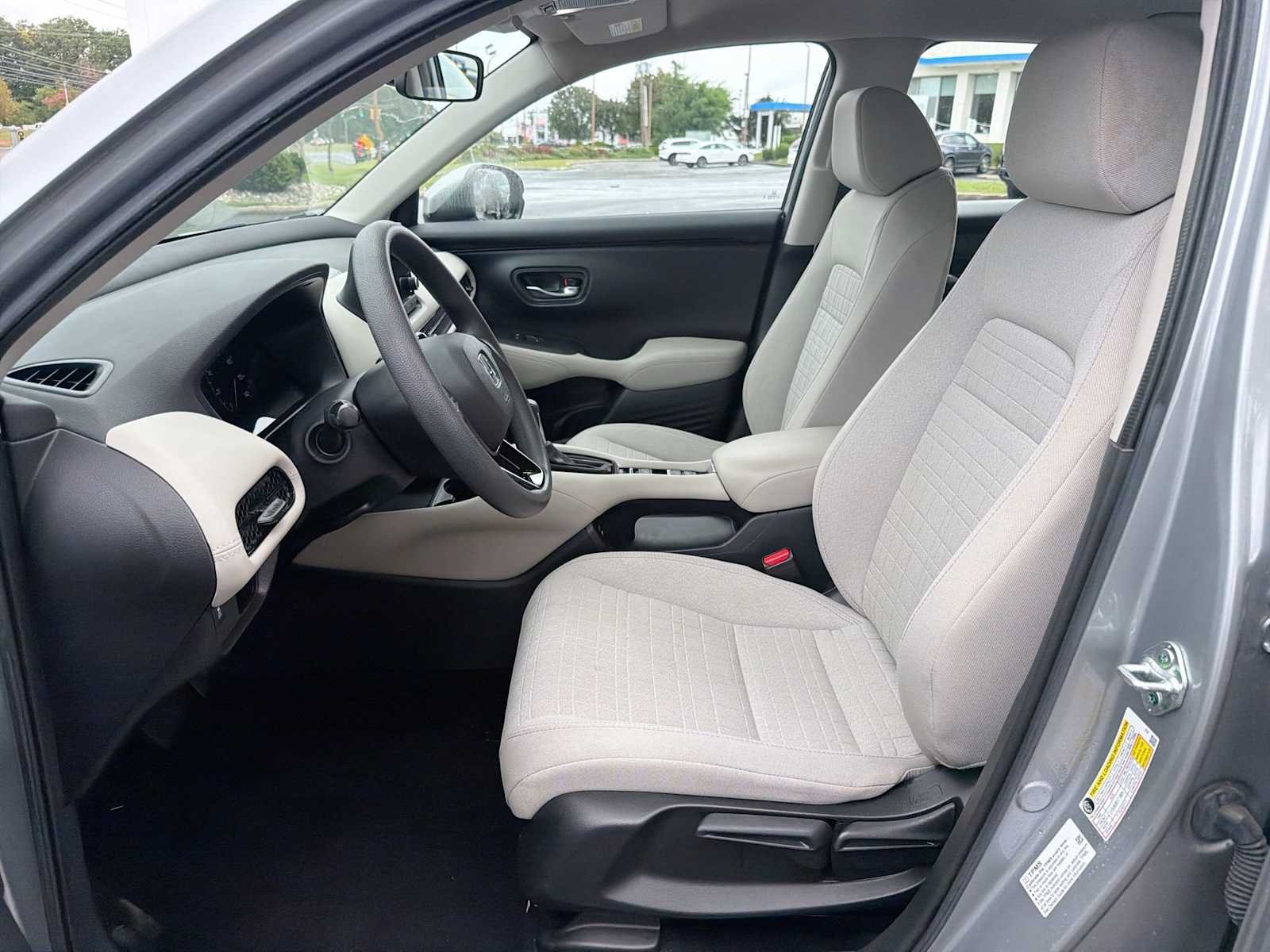Used 2024 Lunar Silver Metallic Honda LX image 11