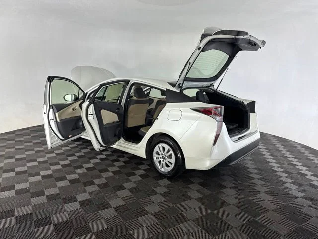 Used 2016  Toyota Two image 20