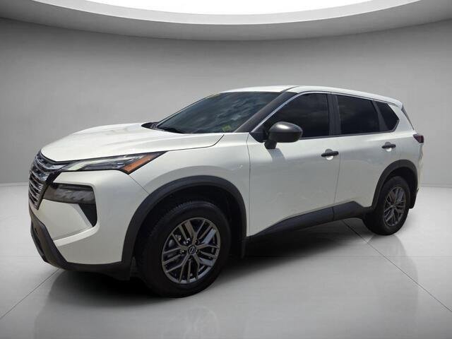 Used 2024 Glacier White Nissan S image 9