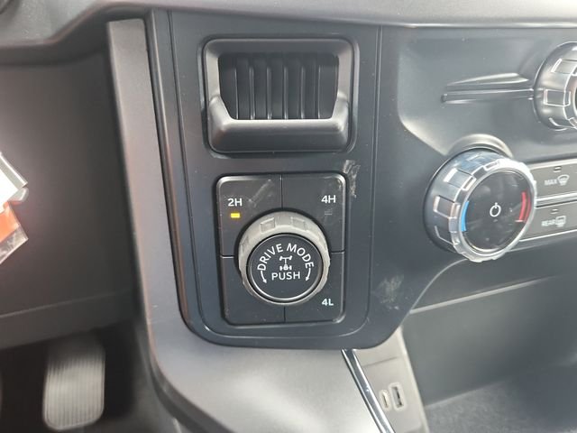 New 2026 Carbonized Gray Metallic Ford XLT image 21