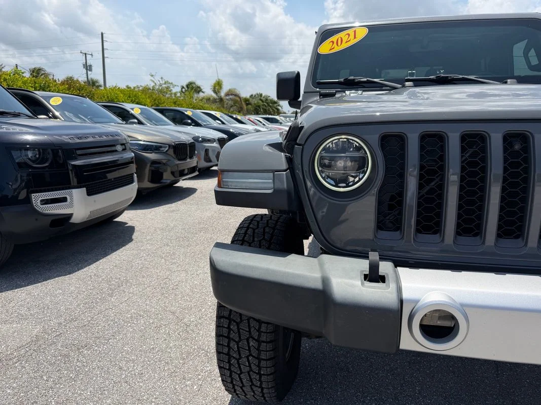 Used 2021  Jeep Rubicon 4x4 image 2