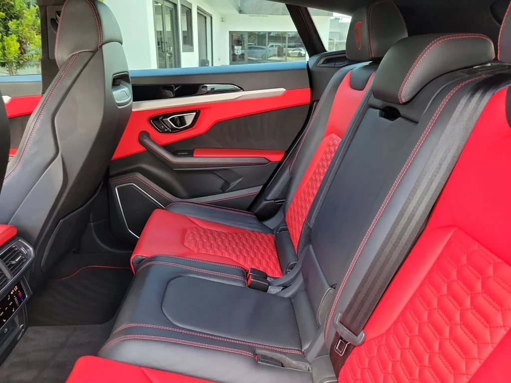 Used 2022 White Lamborghini Base image 13