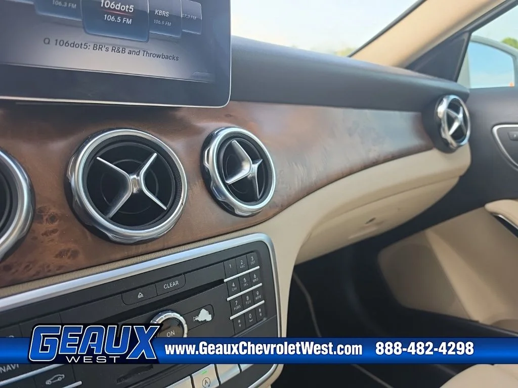 Used 2019 White Mercedes-Benz GLA 250 image 14