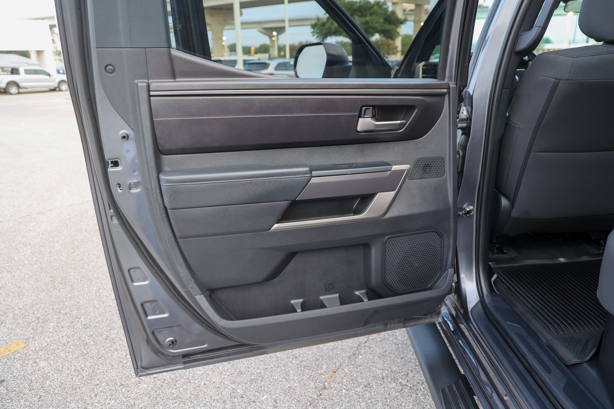 Used 2025 MAGNETIC GRAY MET Toyota SR5 image 34