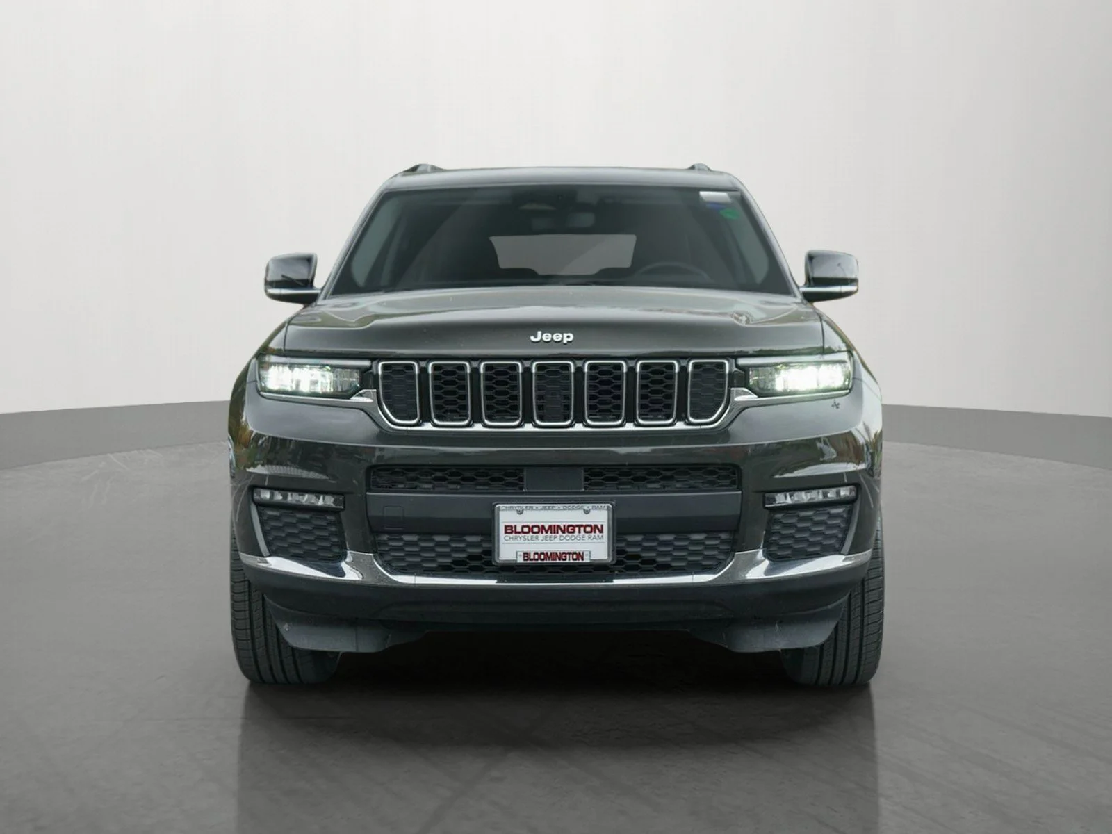 Used 2021 Rocky Mountain Pearlcoat Jeep Limited image 2