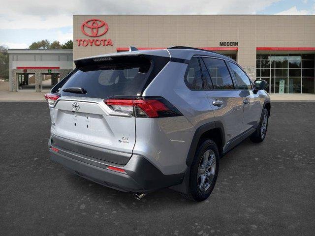 Certified Used 2025 SILVER SKY METALLIC Toyota  image 5