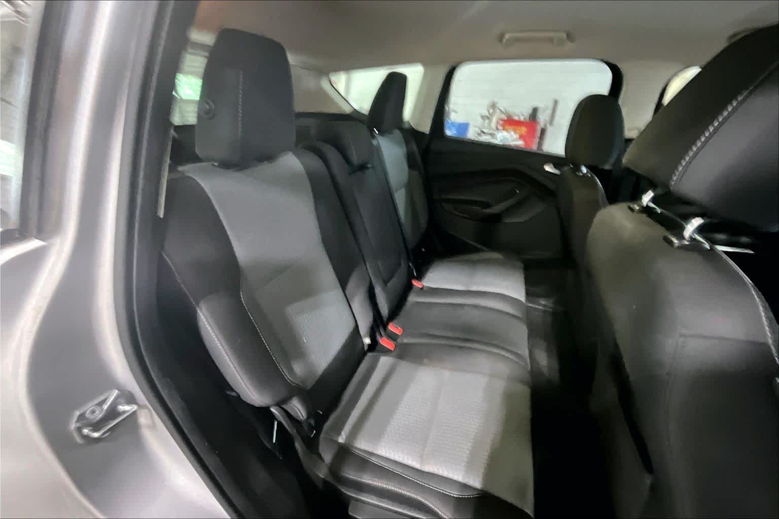 Used 2017 Ingot Silver Metallic Ford SE image 19