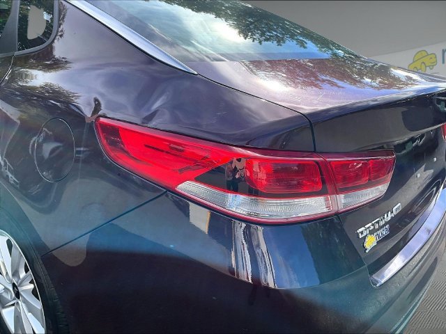 Used 2016 Purple Kia LX image 32