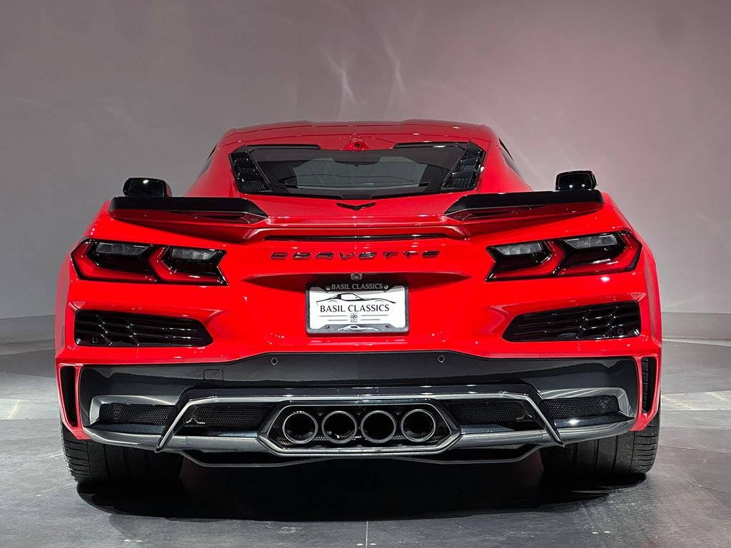 Used 2024 Red Chevrolet Z06 image 9