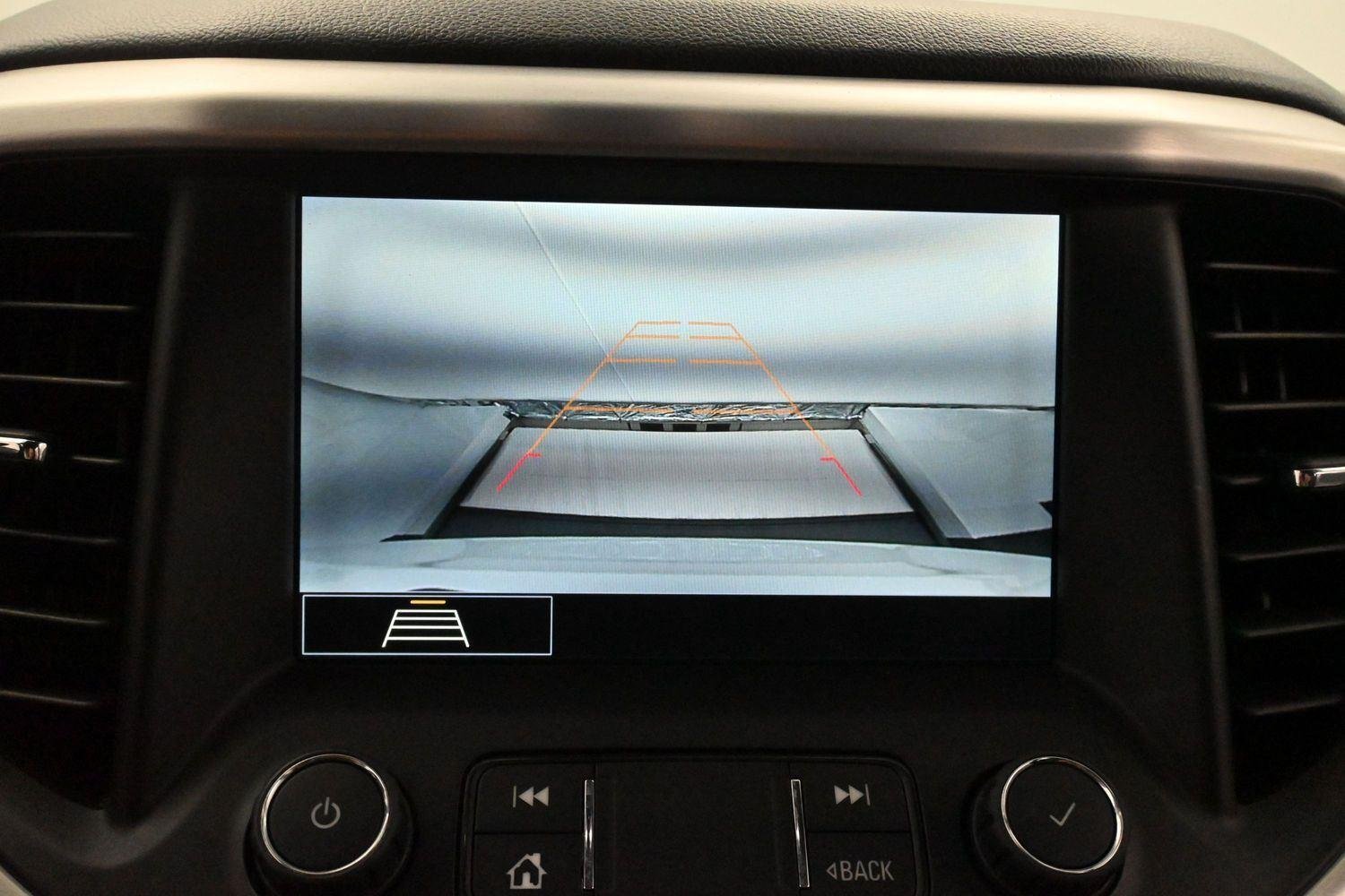 Used 2020 Quicksilver Metallic GMC SLT image 26