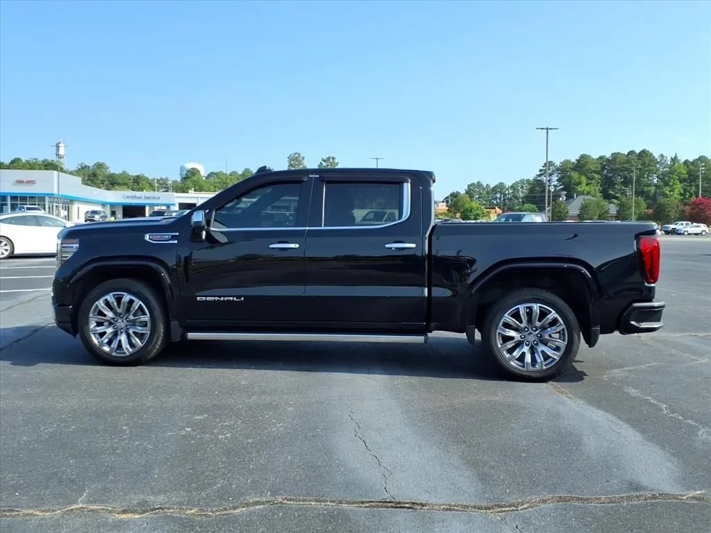 Used 2024 Onyx Black GMC Denali image 16